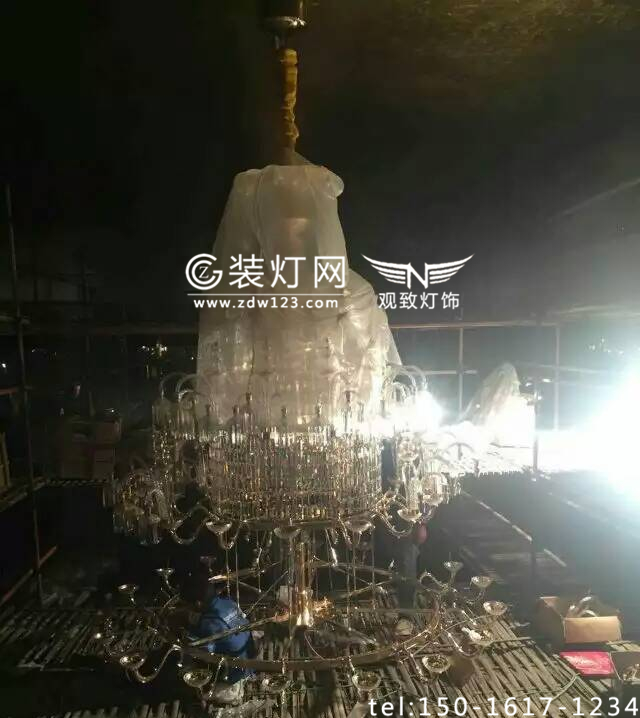 泰州万达希尔顿酒店水晶灯安装照片